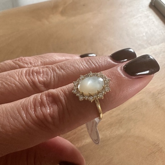 ANTHROPOLOGIE OVAL STONE RING IN WHITE - Picture 4 of 5